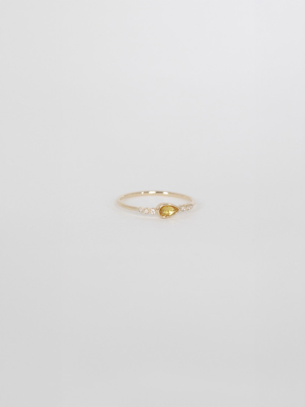 BAGUE SAPHIR JAUNE ET 6 DIAMANTS