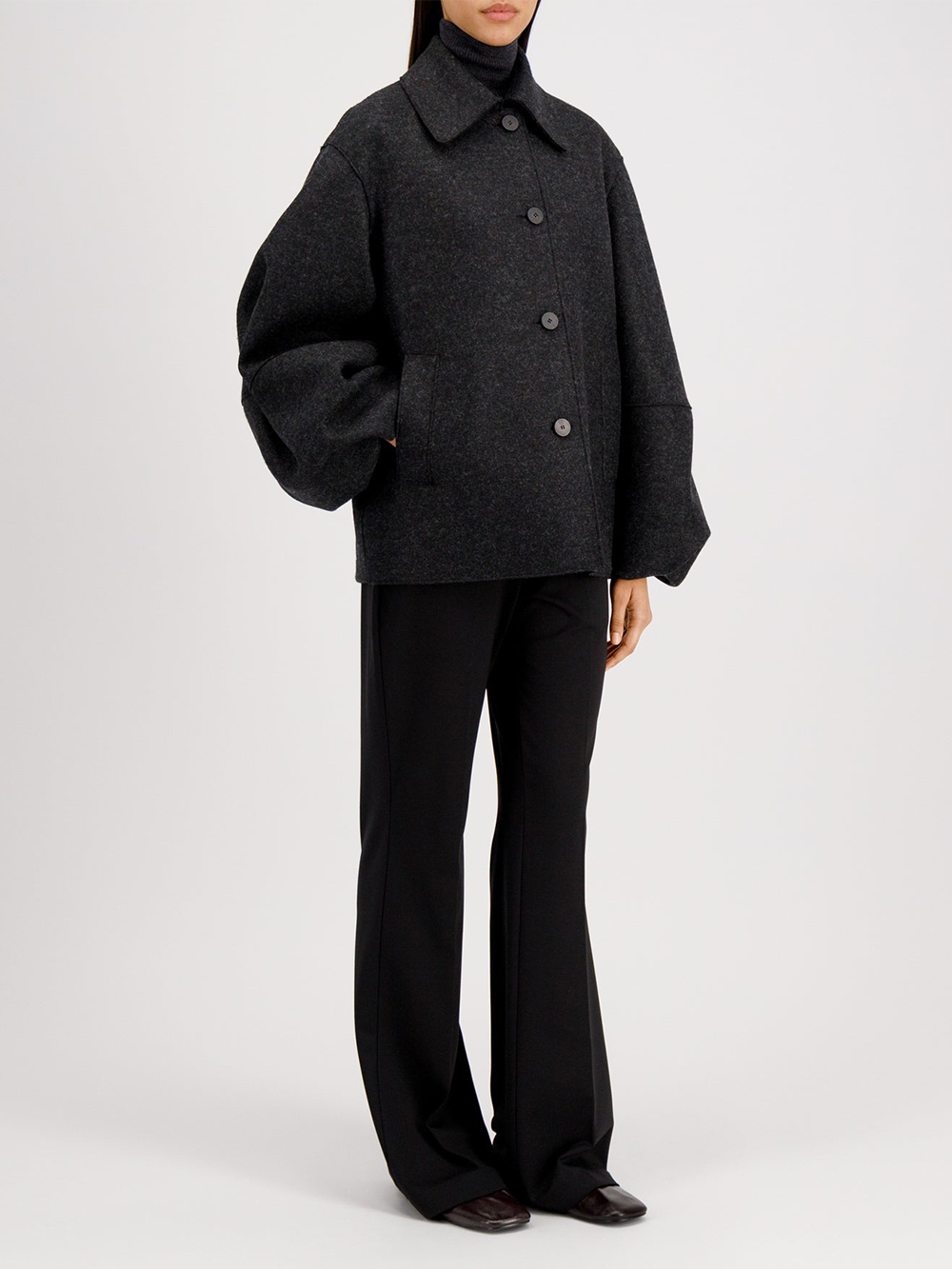 ANTHRACITE PUFF-SLEEVED COAT