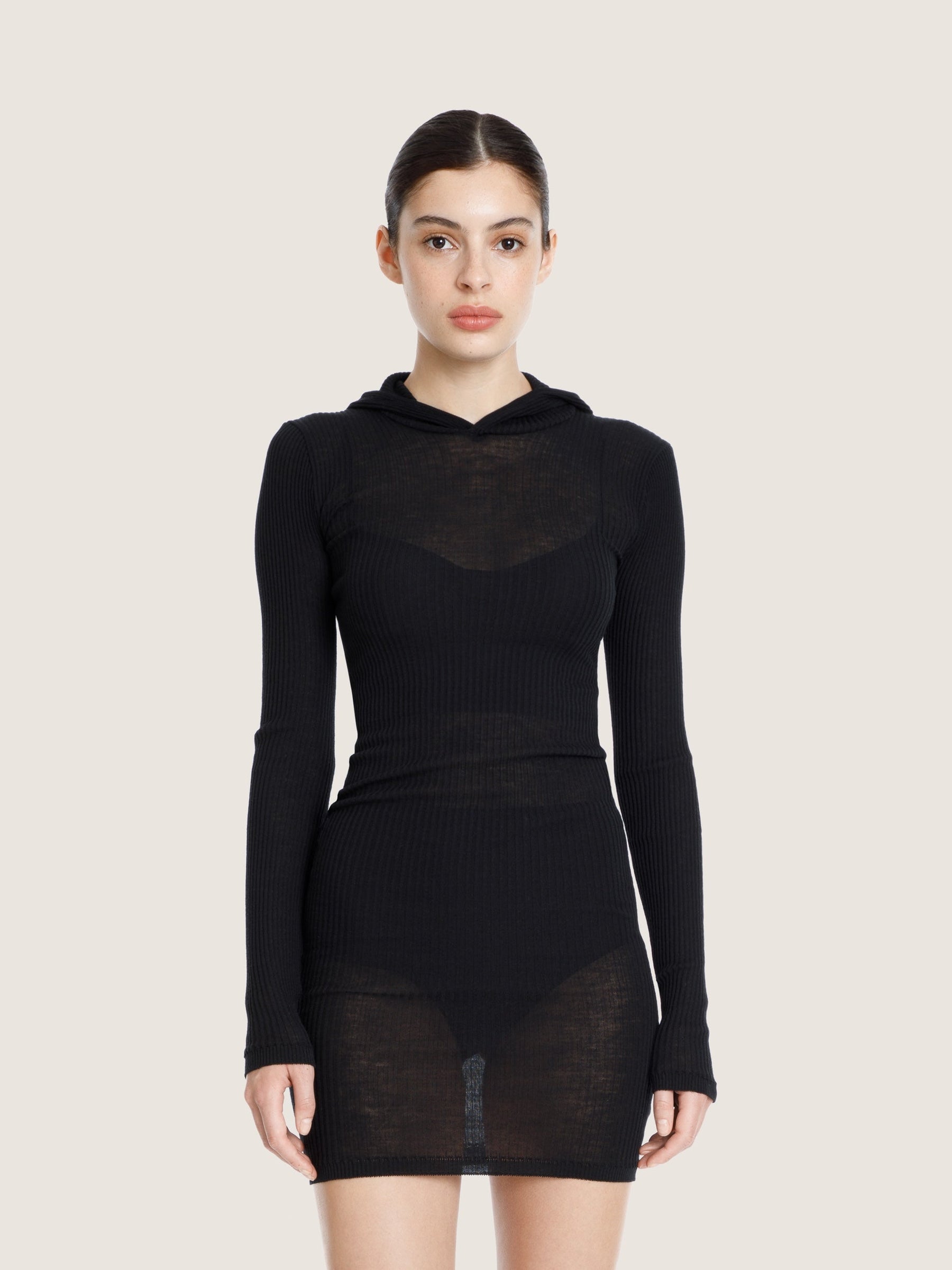 ROBE BODYCON À CAPUCHE