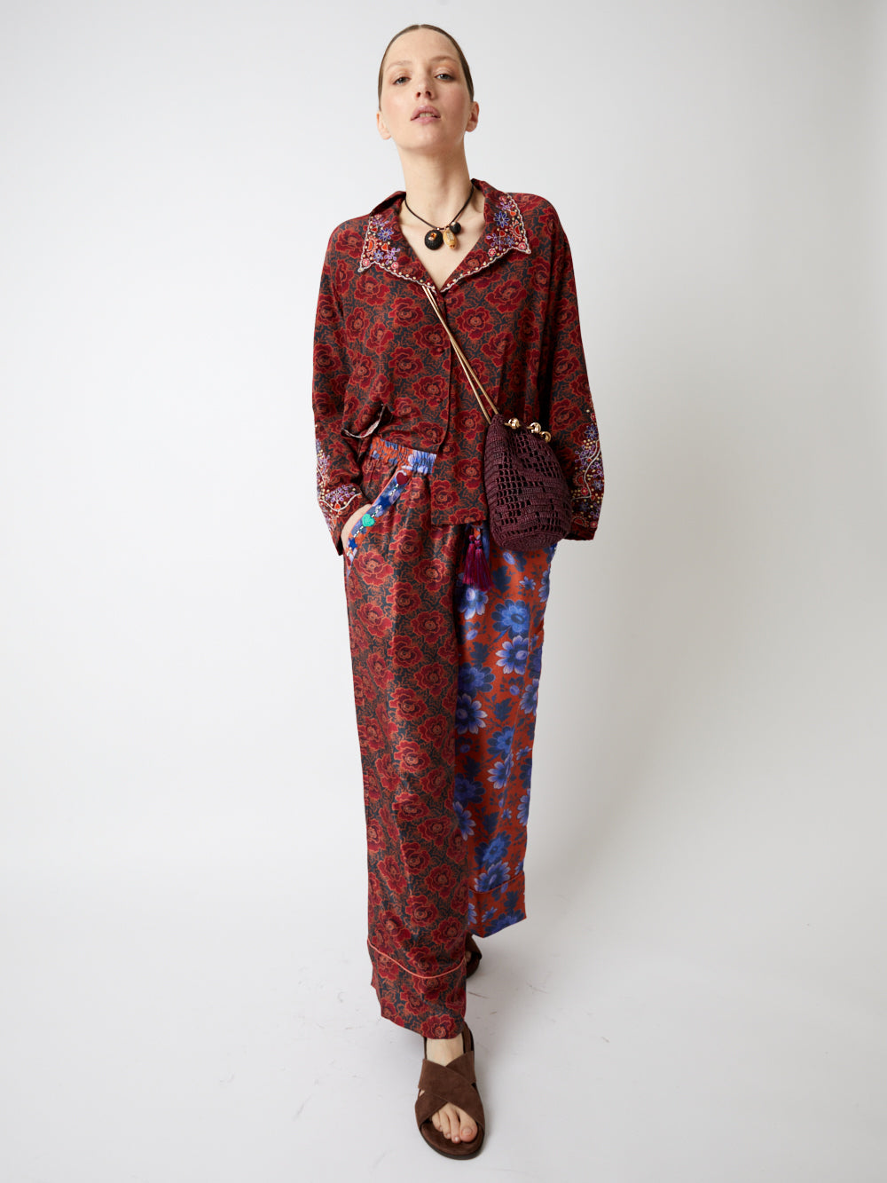 BLACK RED LINGE SHIRT
