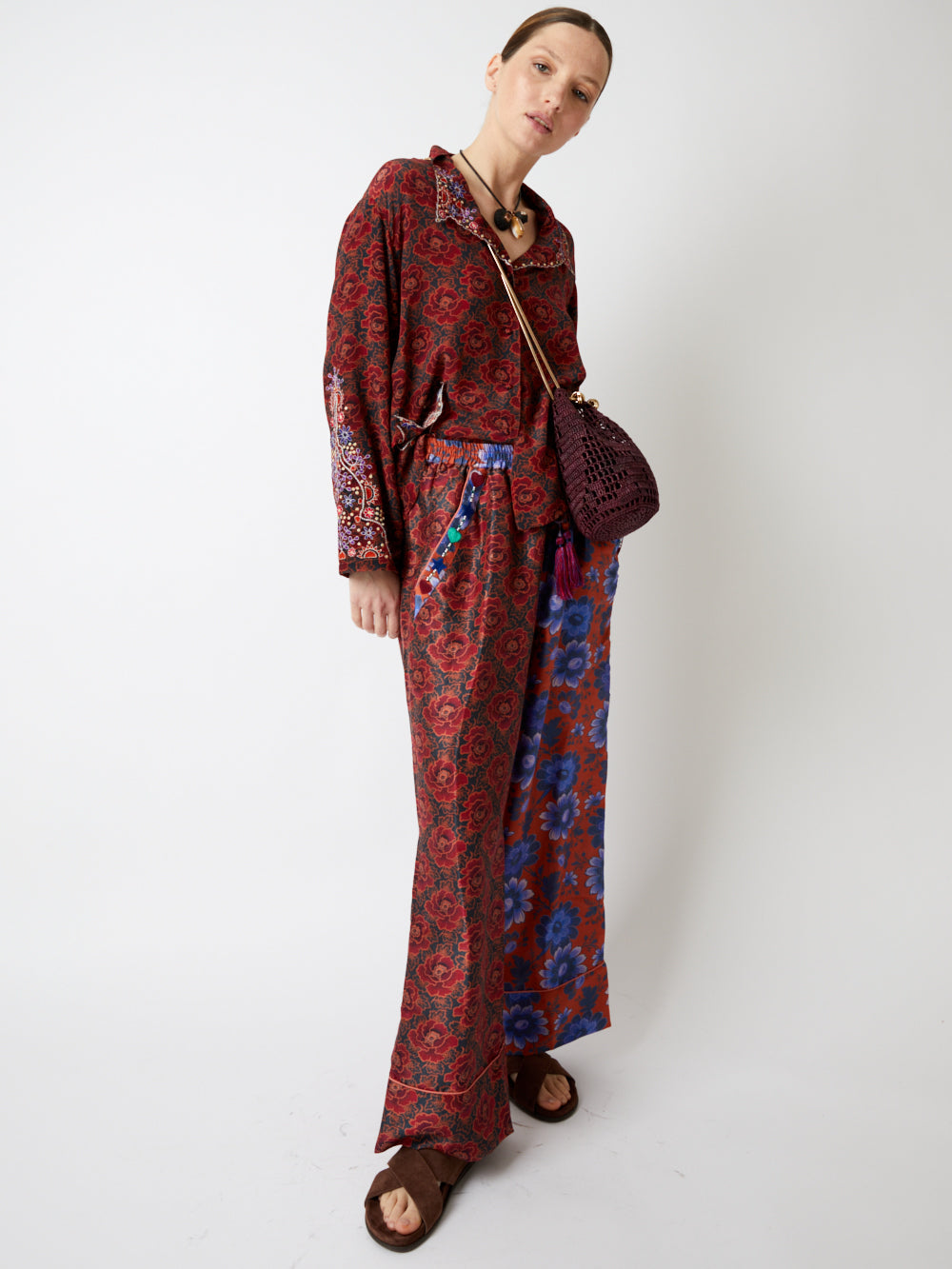BLACK RED LINGE SHIRT