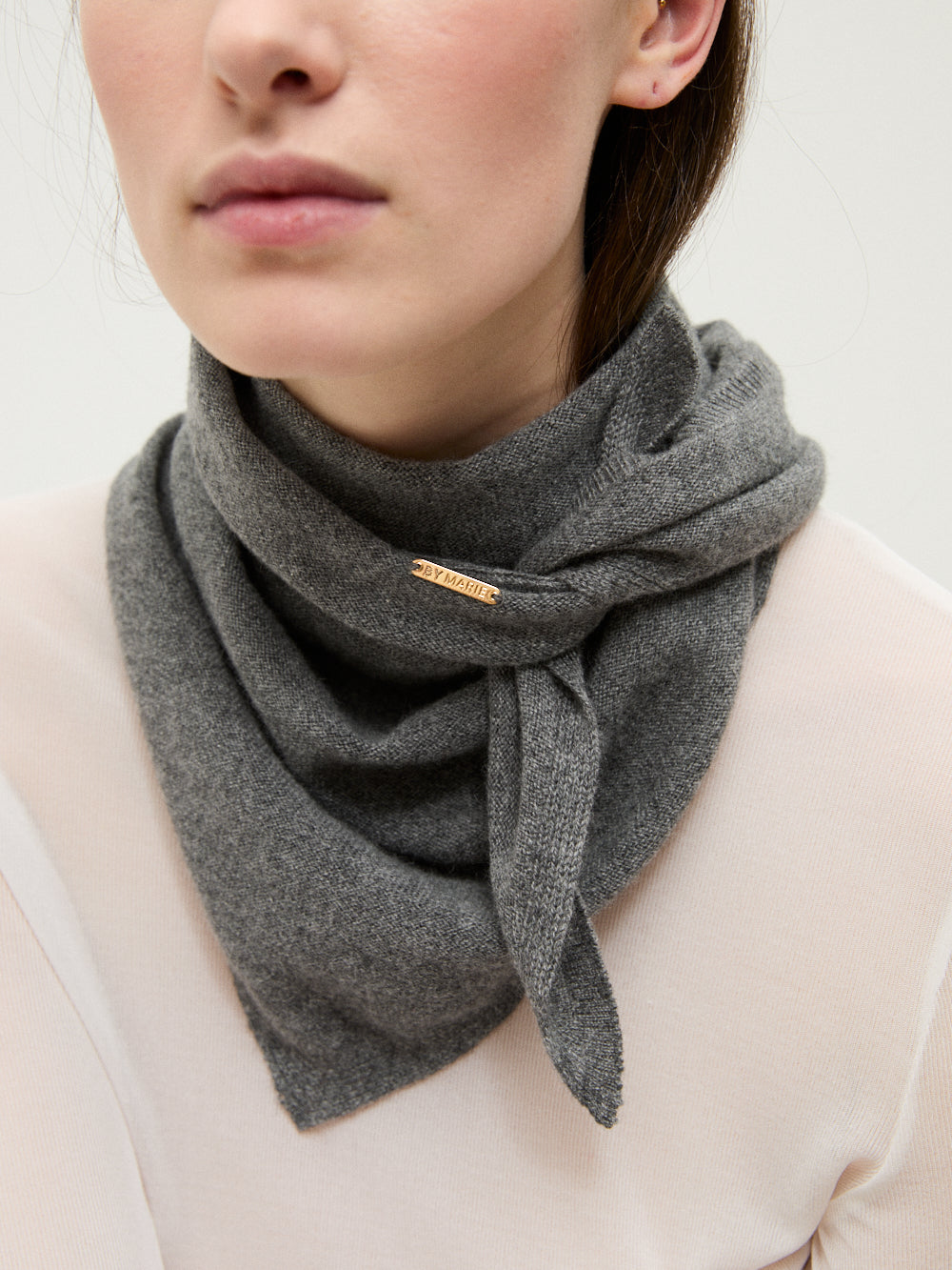 LEO THUNDER GREY SCARF
