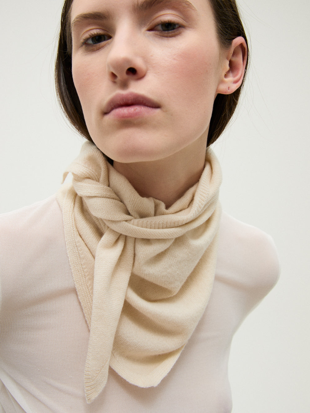 LEO ANTIQUE WHITE SCARF