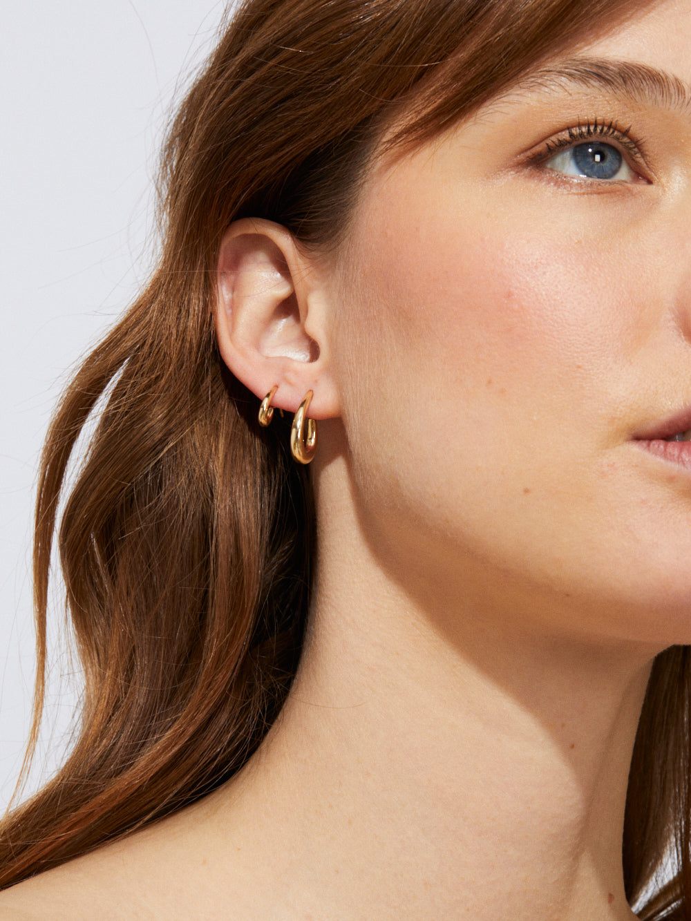 OPEN OVAL EARRING, MEDIUM SIZE