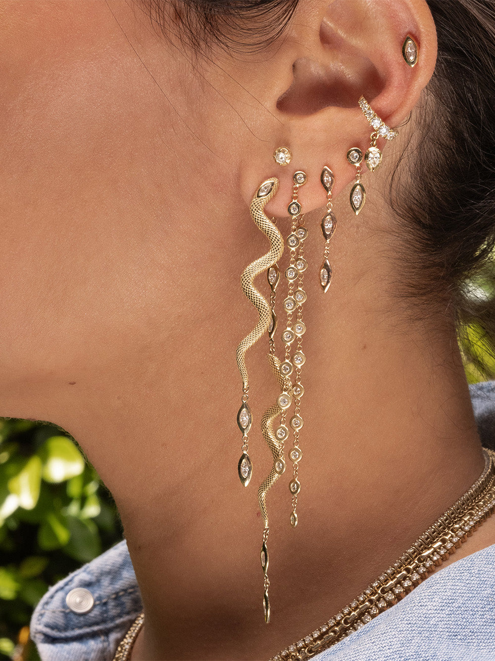 BOUCLE D'OREILLE SERPENT TEXTURÉ ET DIAMANTS