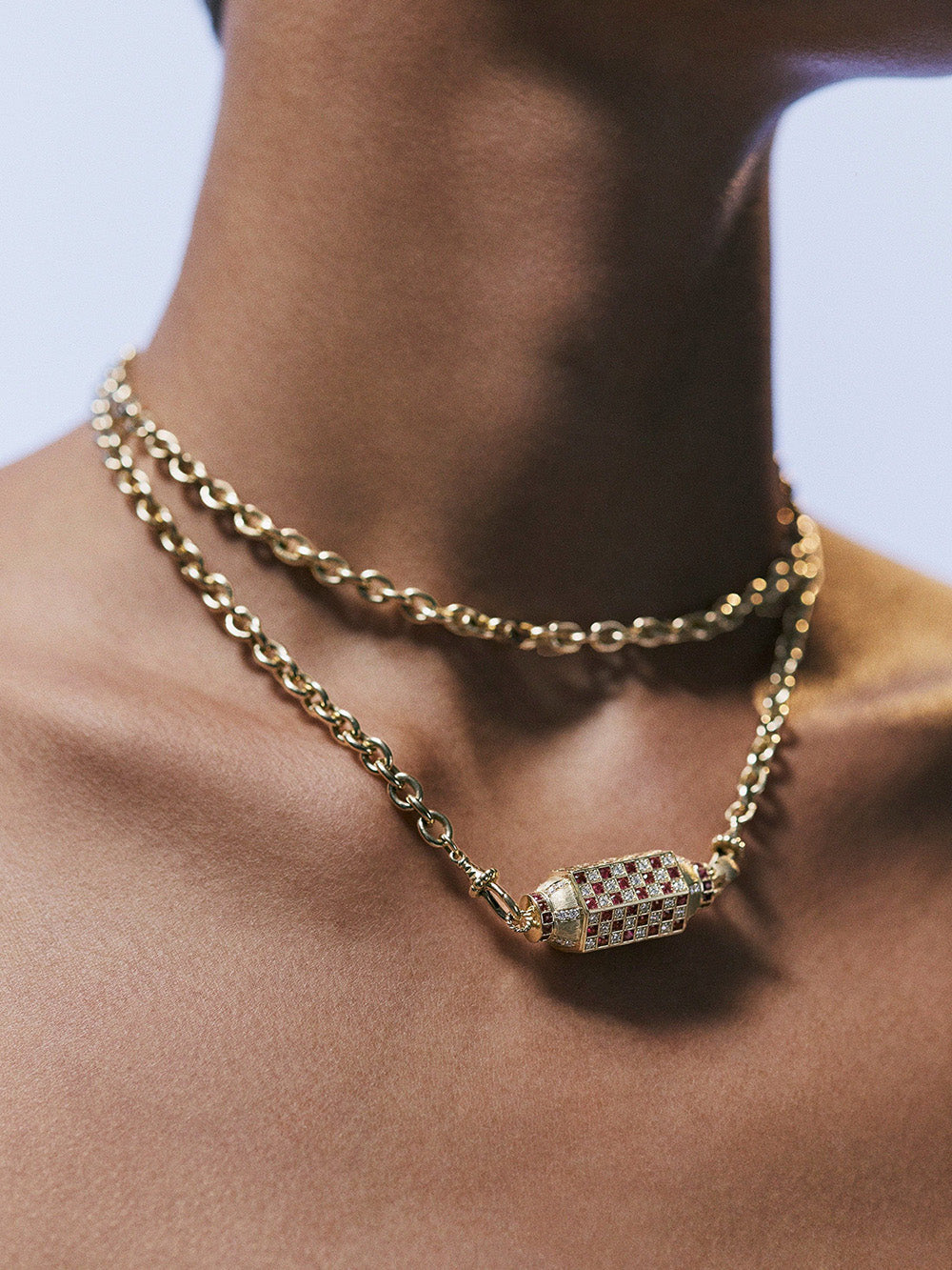 COLLIER LOCKET CHECK RUBIS