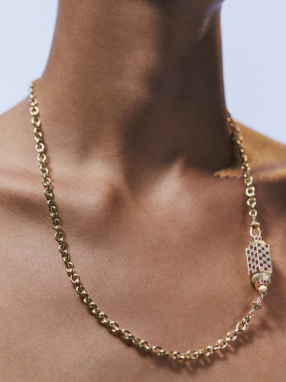 COLLIER LOCKET CHECK RUBIS