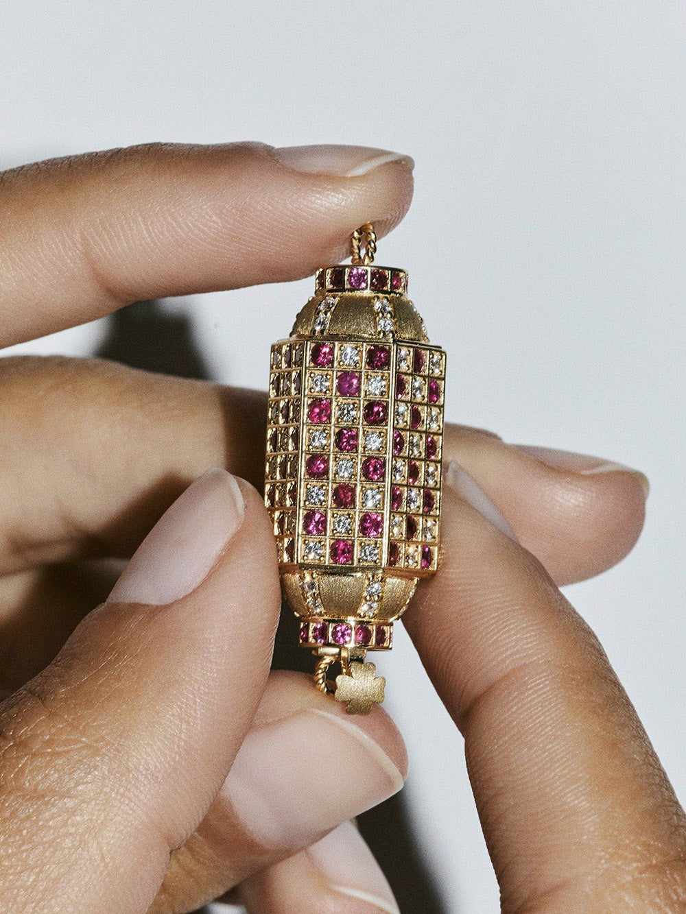 COLLIER LOCKET CHECK RUBIS