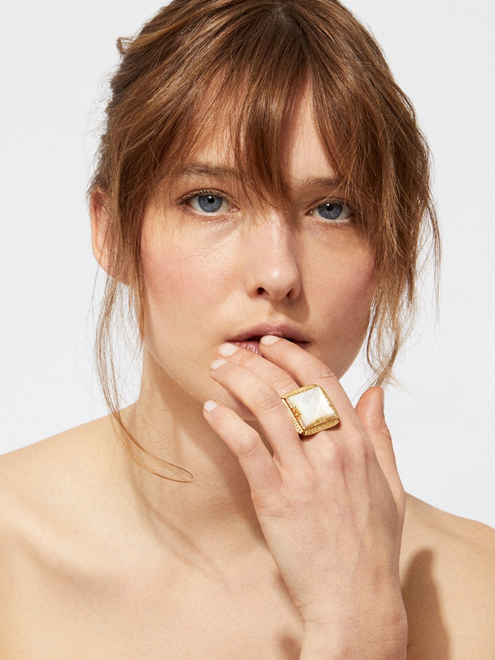 ARTY SQUARE SIGNET RING O