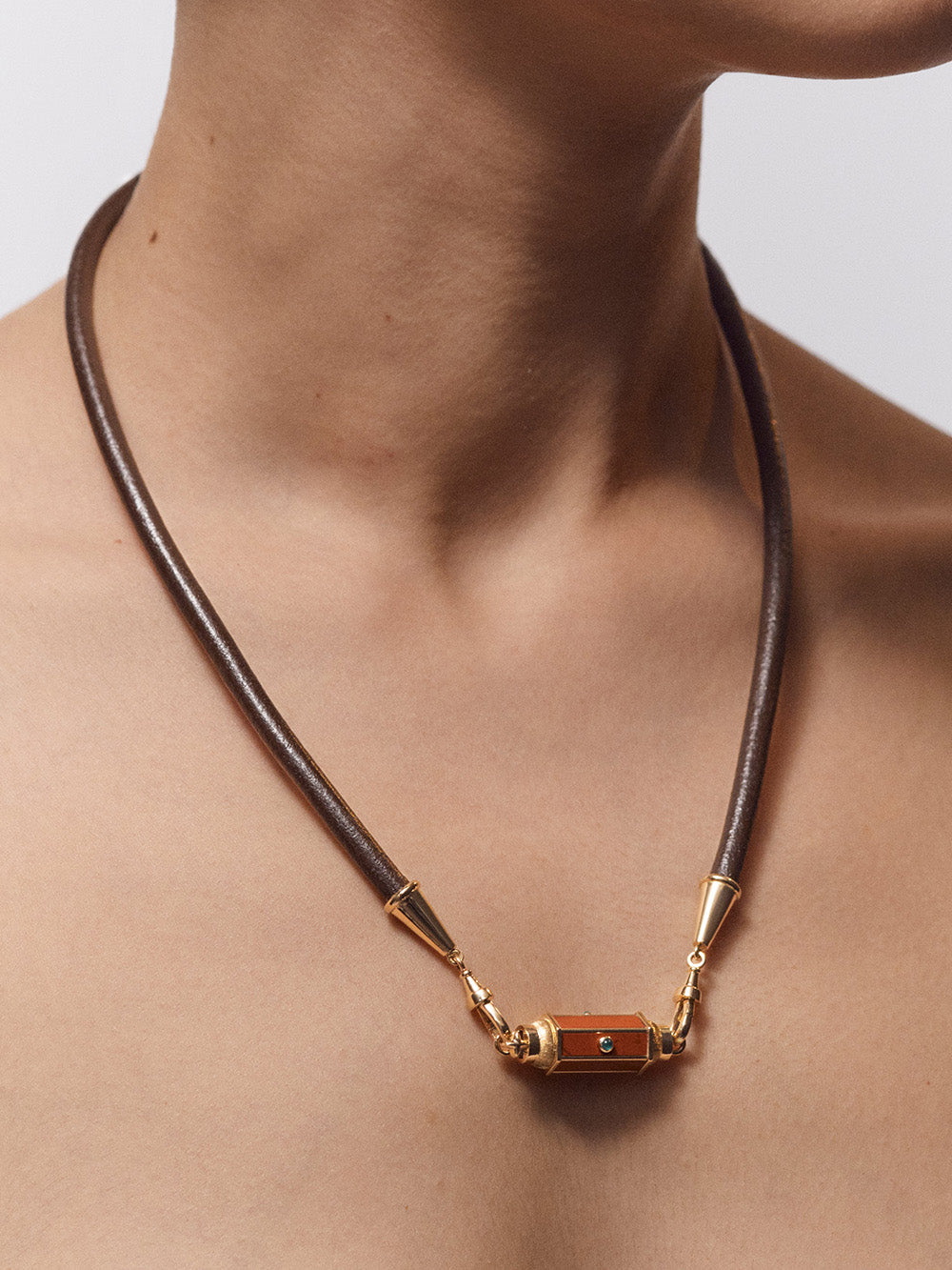 BROWN LEATHER LASSO TIE