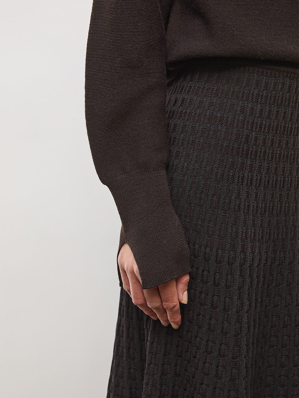 NORA EBONY THIN SWEATER