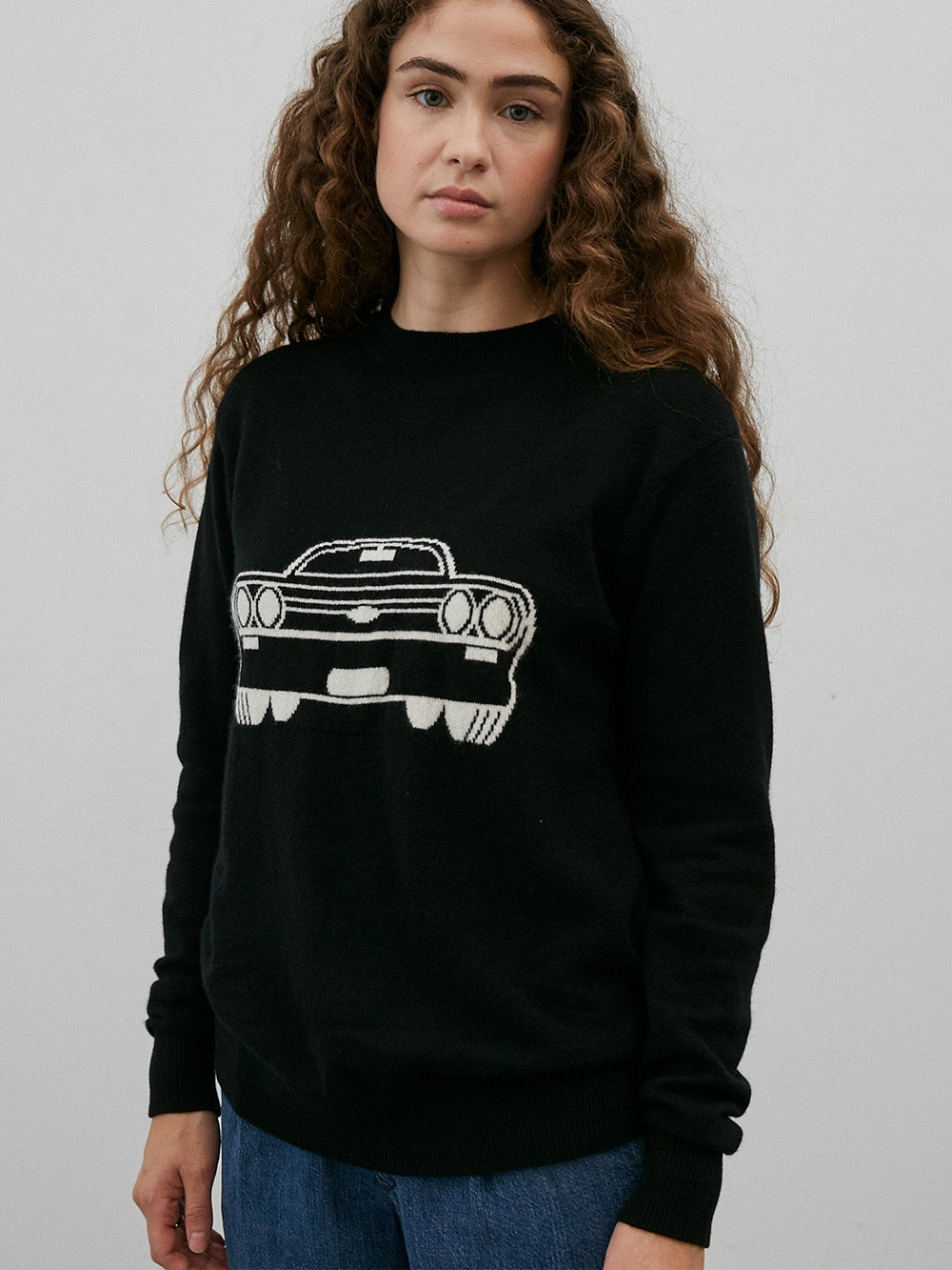 ROUND NECK SWEATER
