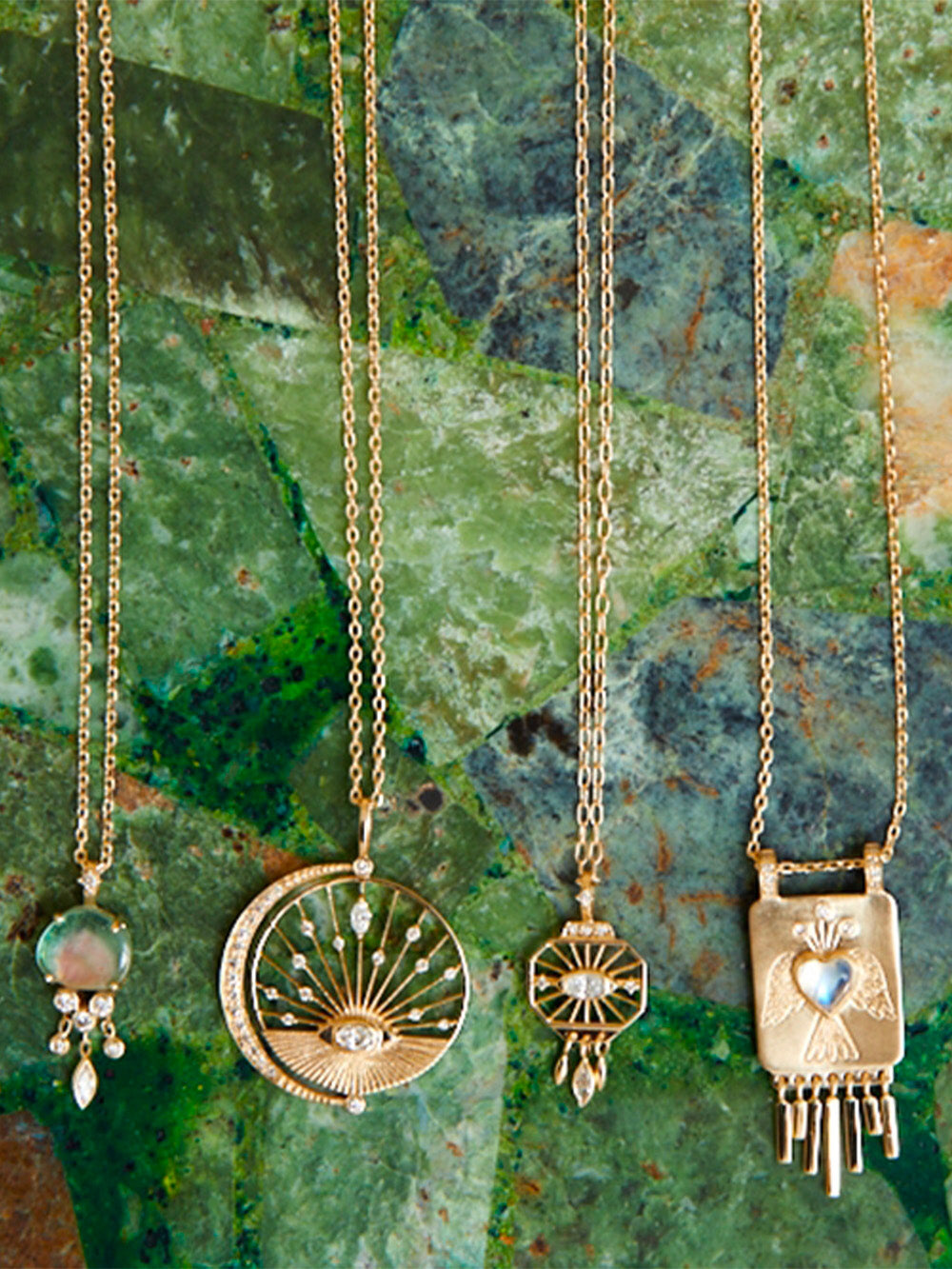 DREAM MAKER DIAMONDS MOON NECKLACE