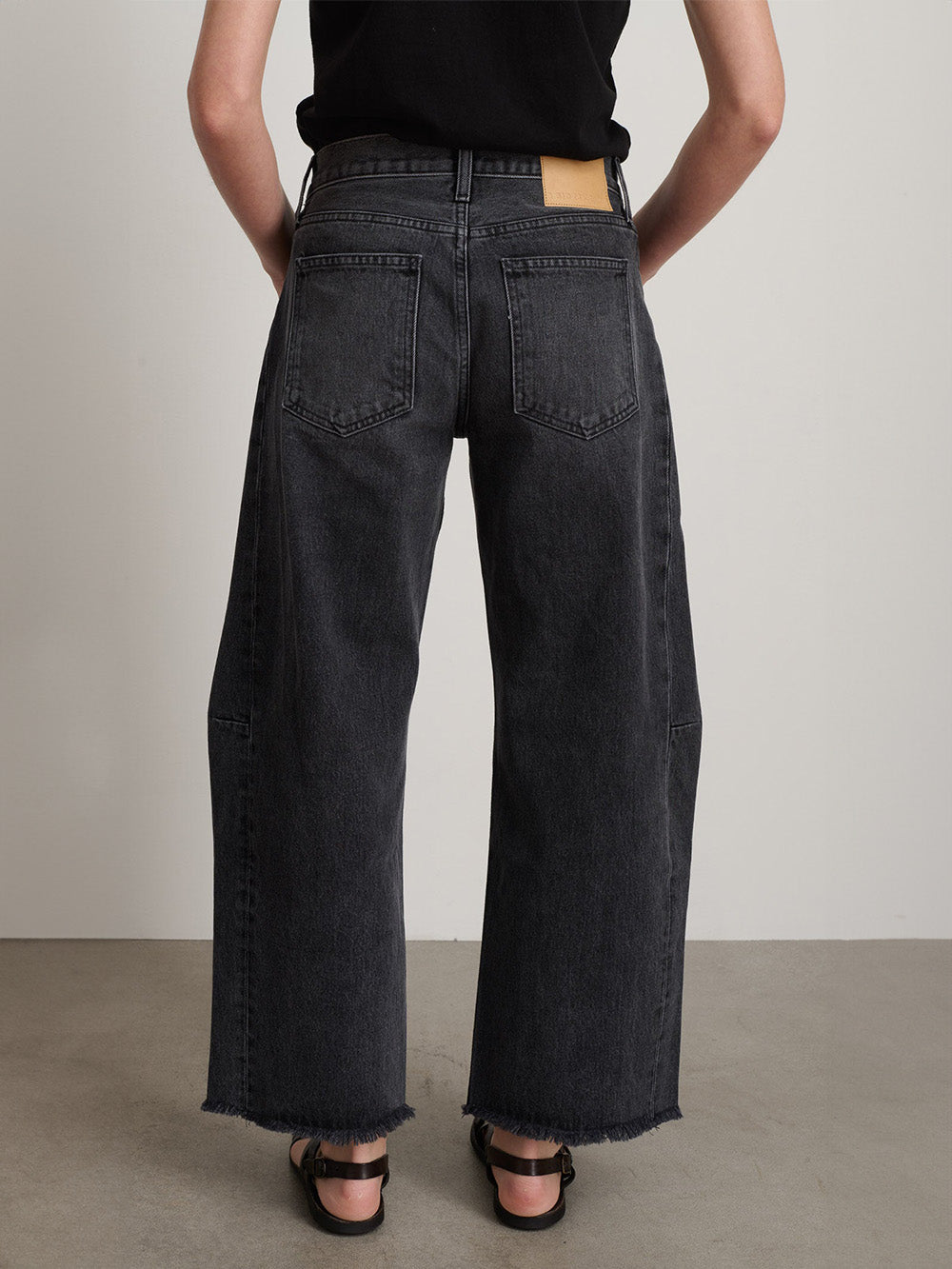 JEAN RELAXED LASSO STIL BLACK
