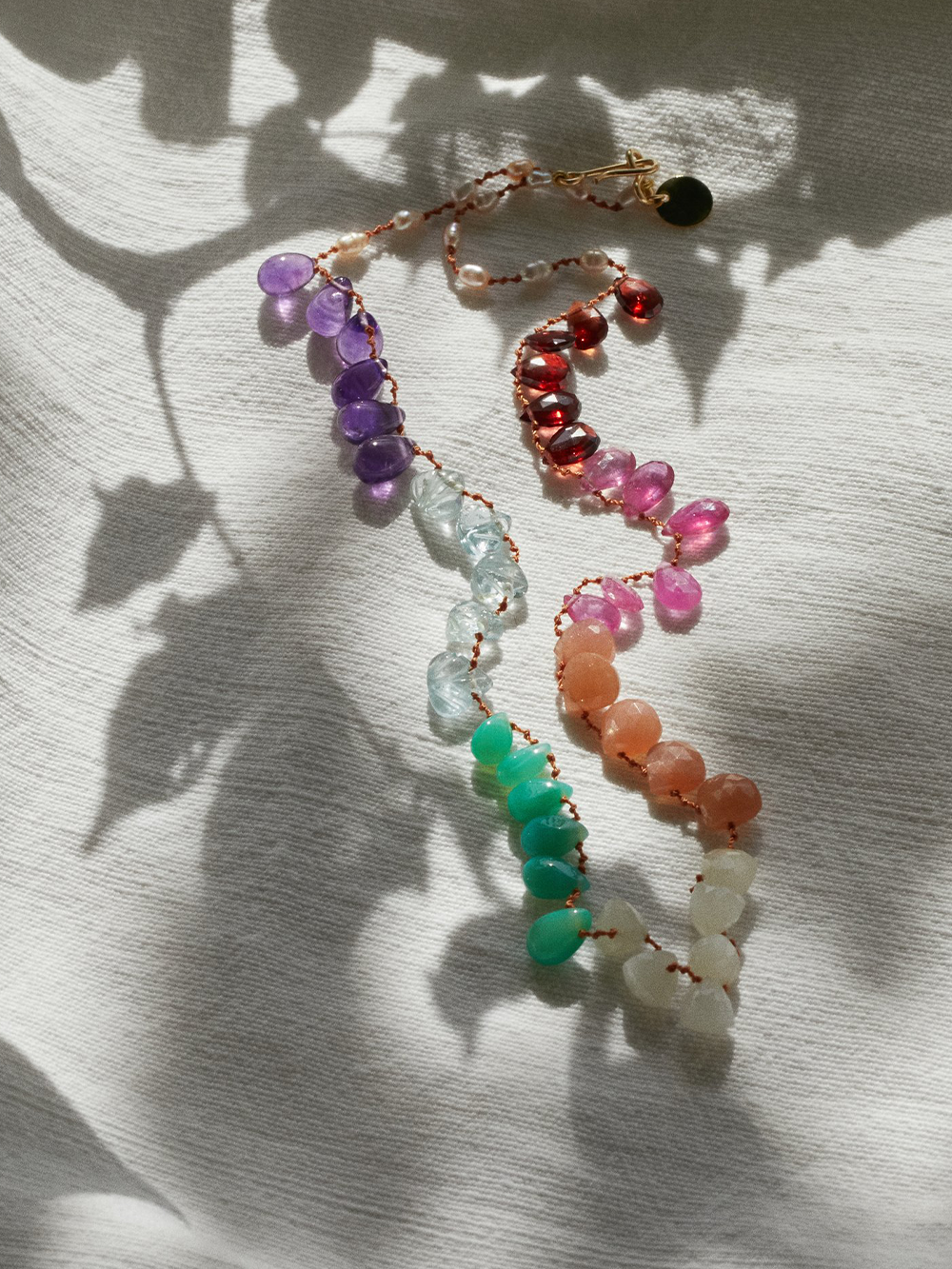 COLLIER RAINBOW AMAZONITE GRENAT SAPHIRS