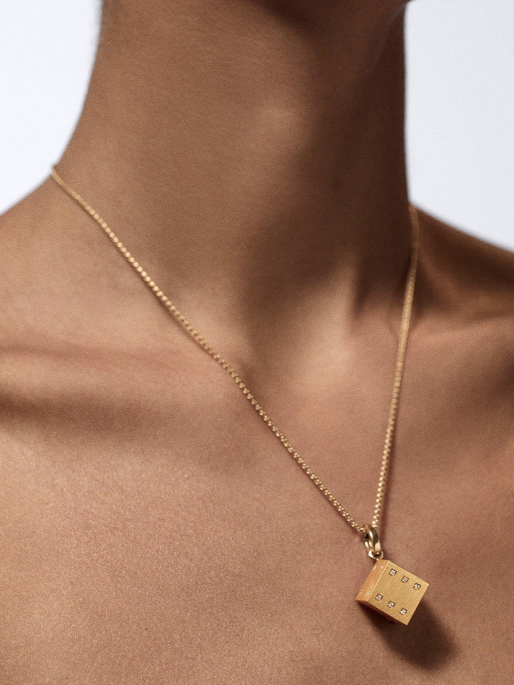 DADO PENDANT YELLOW GOEN AND DIAMONDS 13 MM