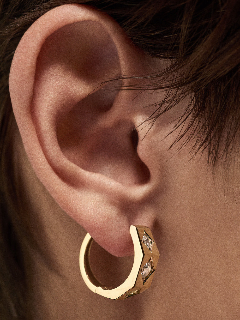 BOUCLE D'OREILLE ECROU GRAND MODELE OR JAUNE ET DIAMANTS