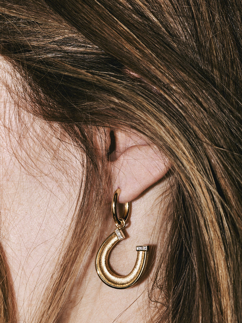 HORSESHOE GOLD AND DIAMOND PENDANT
