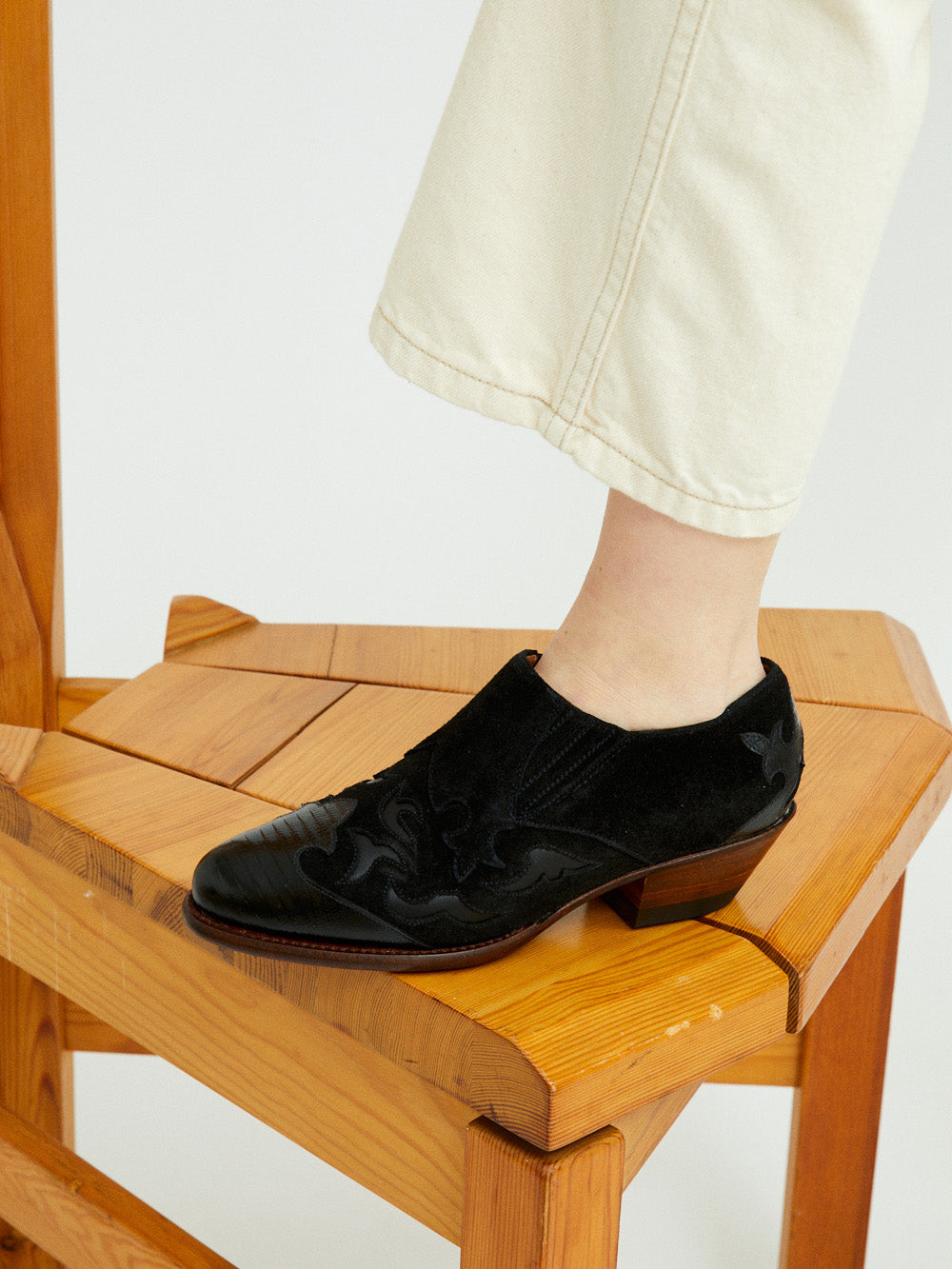 MAGIC SUEDE LIZARD BLACK ANKLE BOOTS