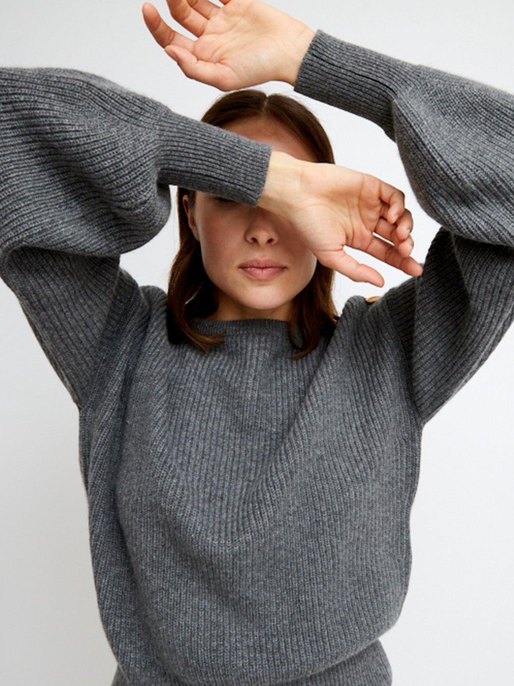 NIKI THUNDER GREY SWEATER