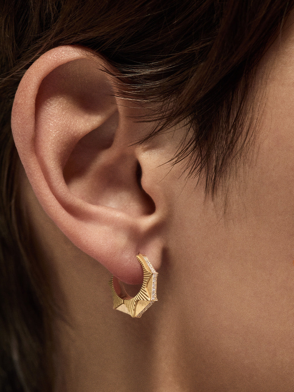 BOUCLE D'OREILLE NYC PETIT MODELE OR JAUNE ET DIAMANTS