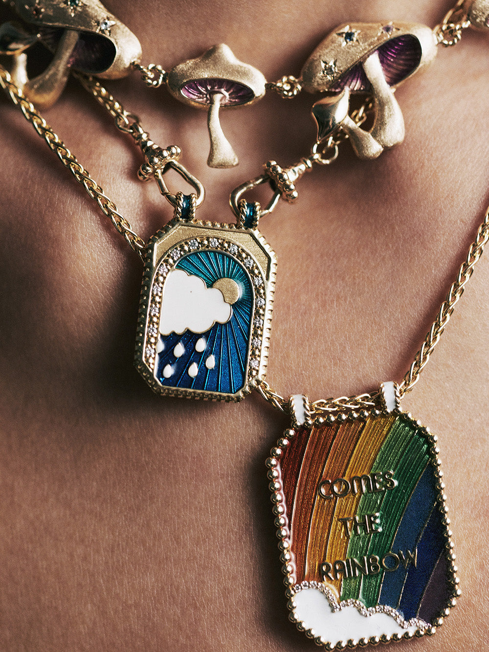 SCAPULAR NECKLACE AFTER THE RAIN