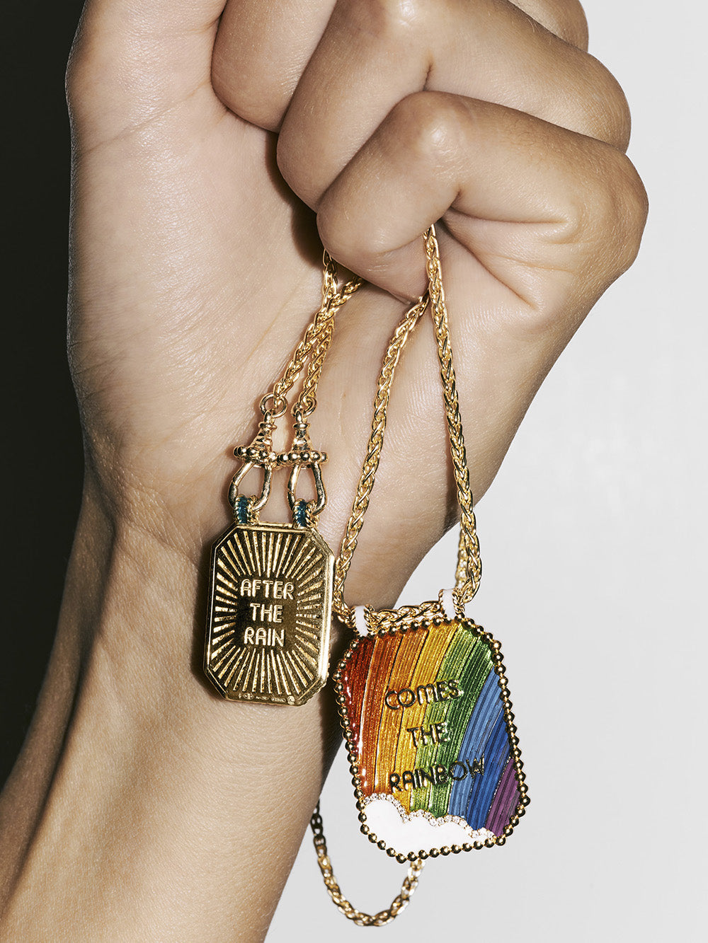 SCAPULAR NECKLACE AFTER THE RAIN