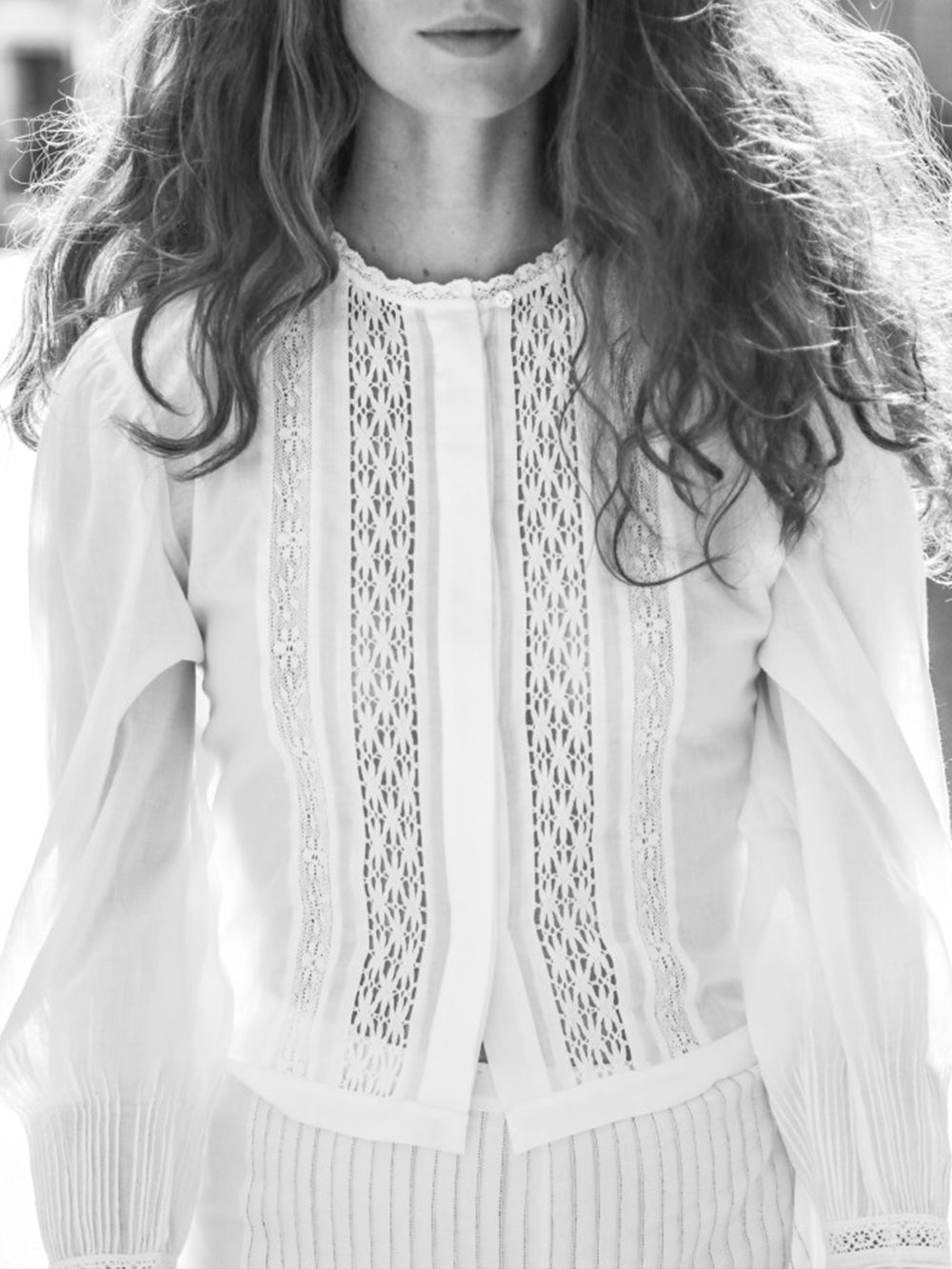 MIA LACE BLOUSE