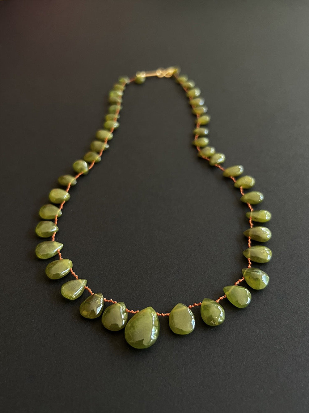 COLLIER LINWOOD VESUVIANITE