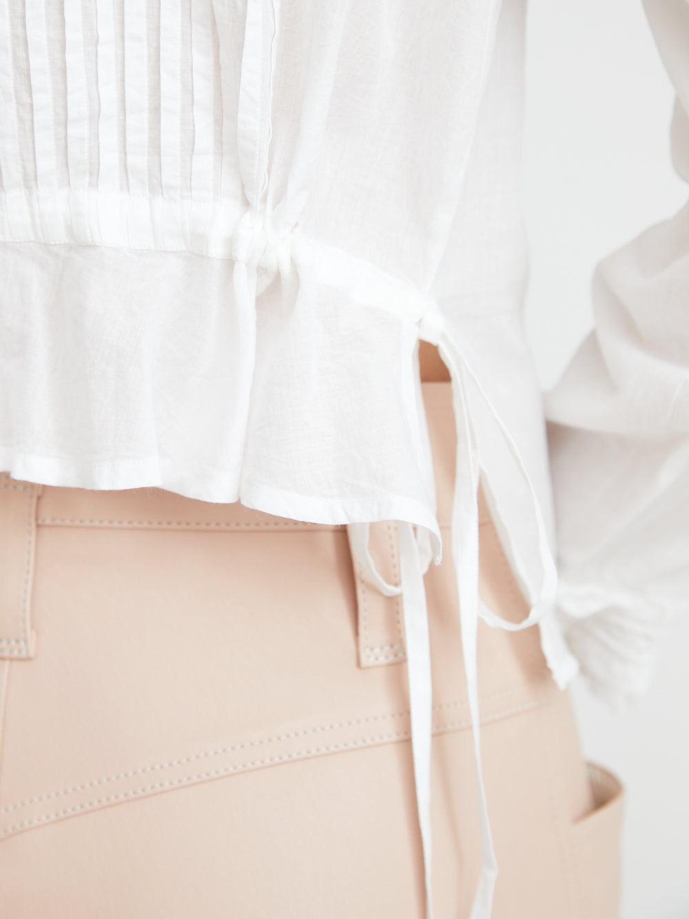 BELLA SHORT BLOUSE WITH JABOT