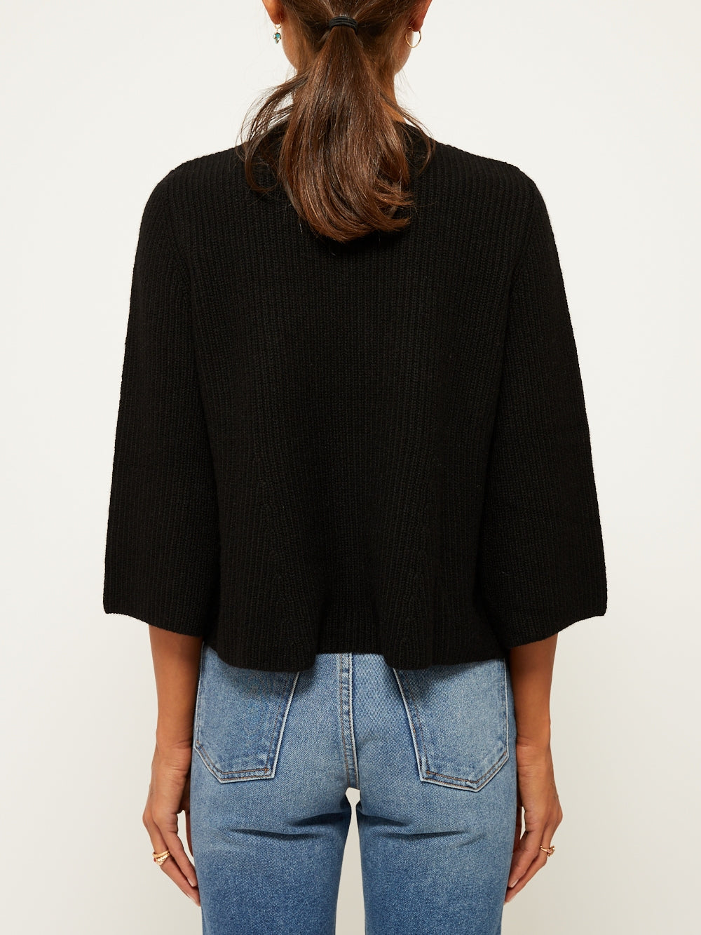 BLACK FLARE SWEATER