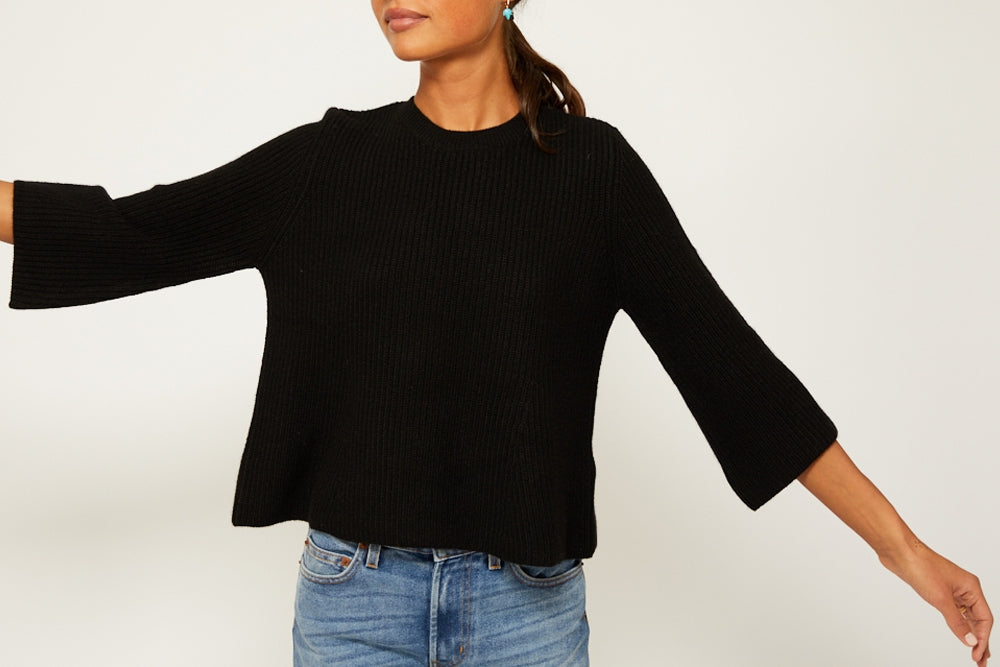 BLACK FLARE SWEATER