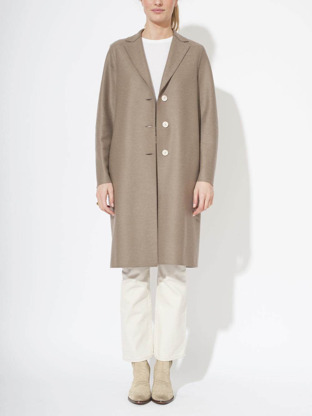 LIGHT PRESSED WOOL COAT