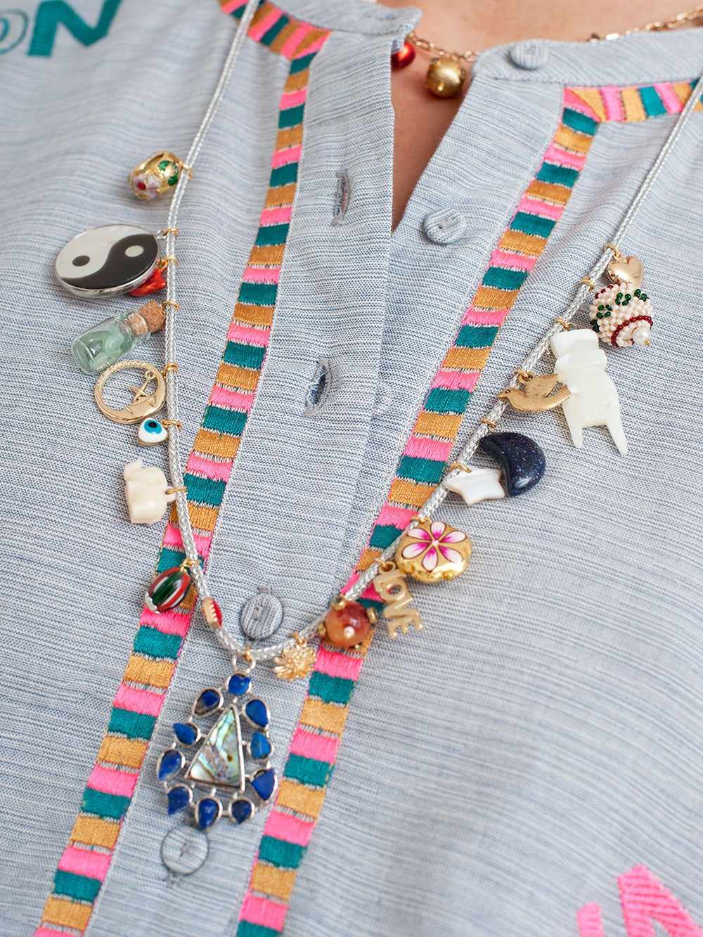 GREY GREY NECKLACE