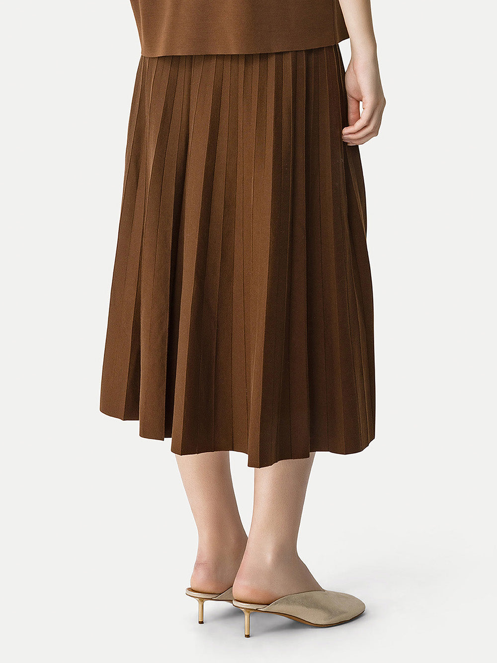 CHOCOLATE PLEATED SKIRT