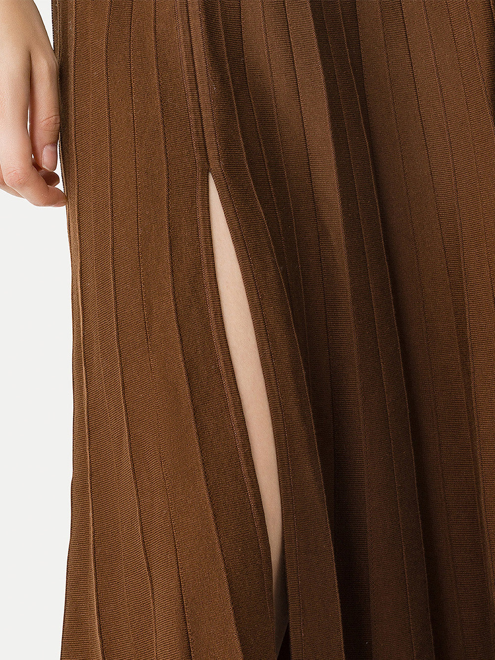 CHOCOLATE PLEATED SKIRT