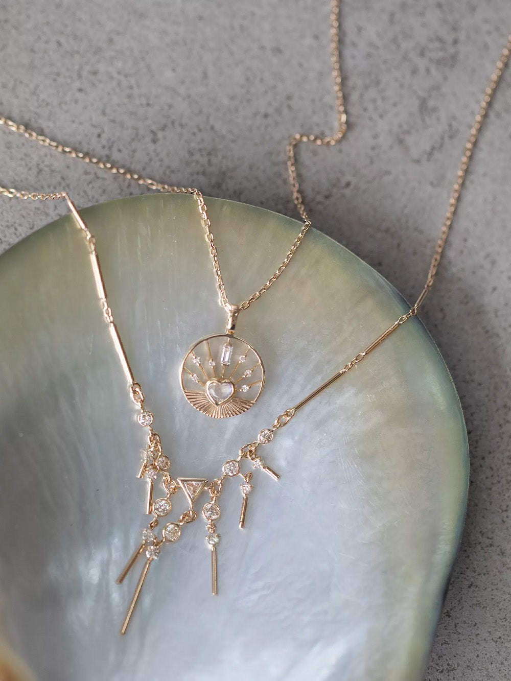 MOON HEART MEDAL NECKLACE