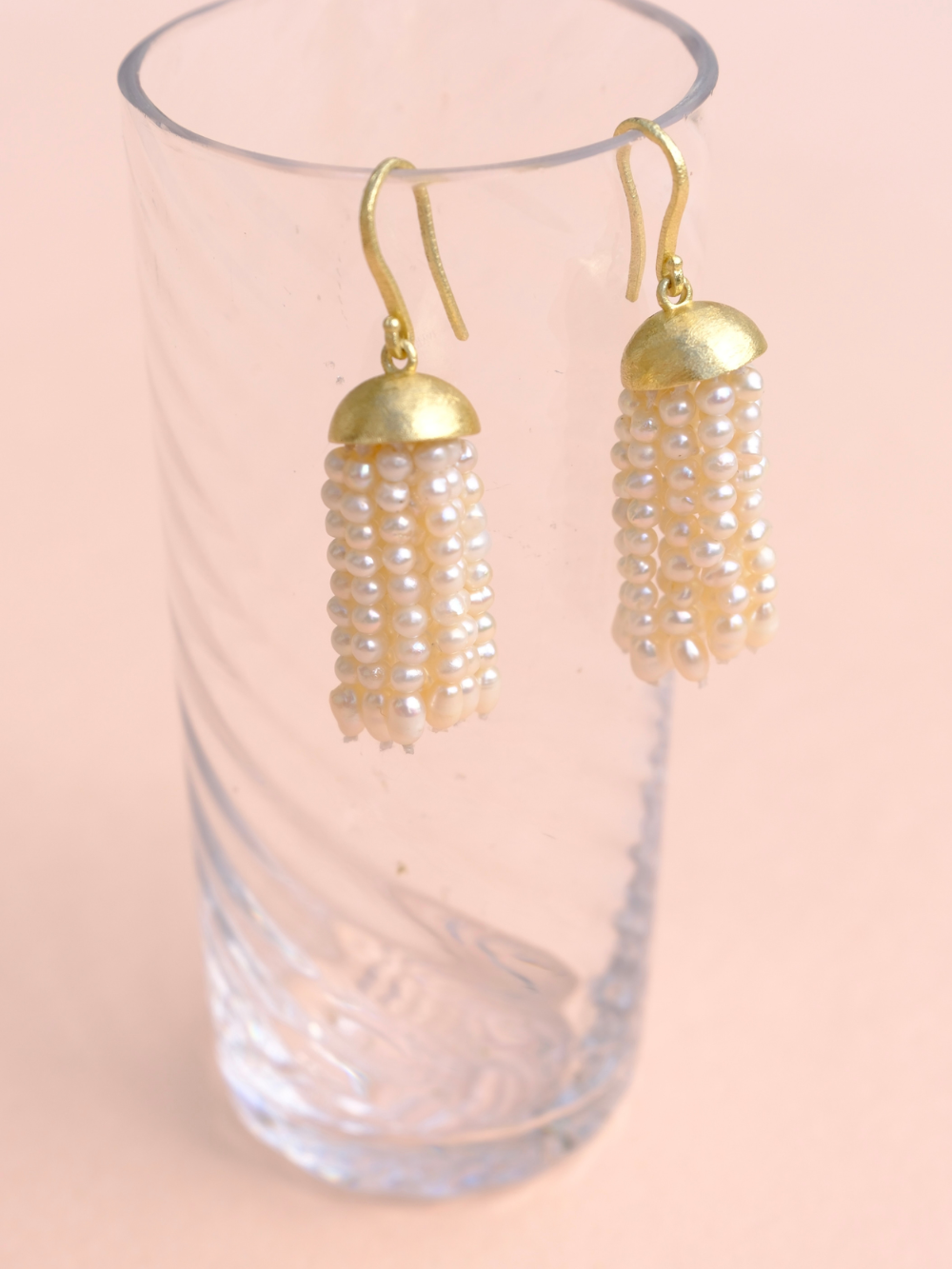 SWING WHITE PEARL EARRINGS