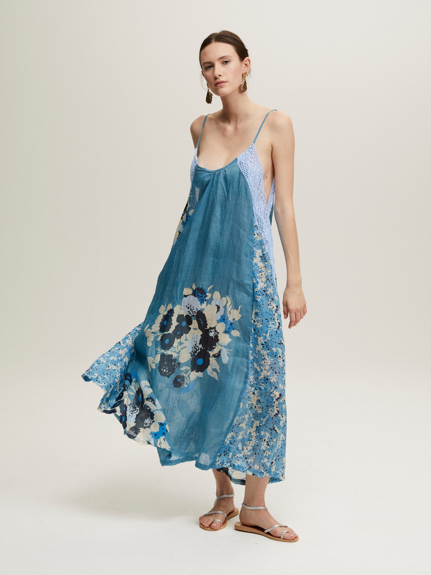 ROBE SLIP LACE PISCINABASE FLOWER