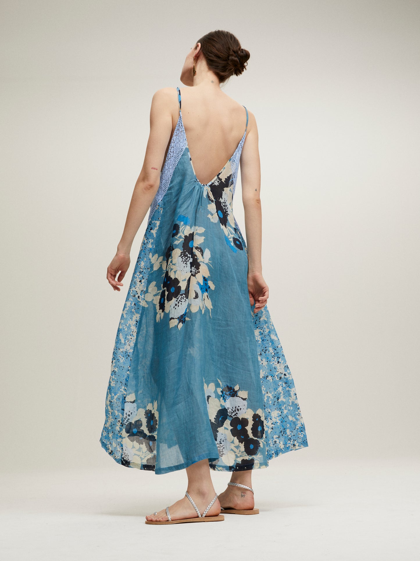 ROBE SLIP LACE PISCINABASE FLOWER