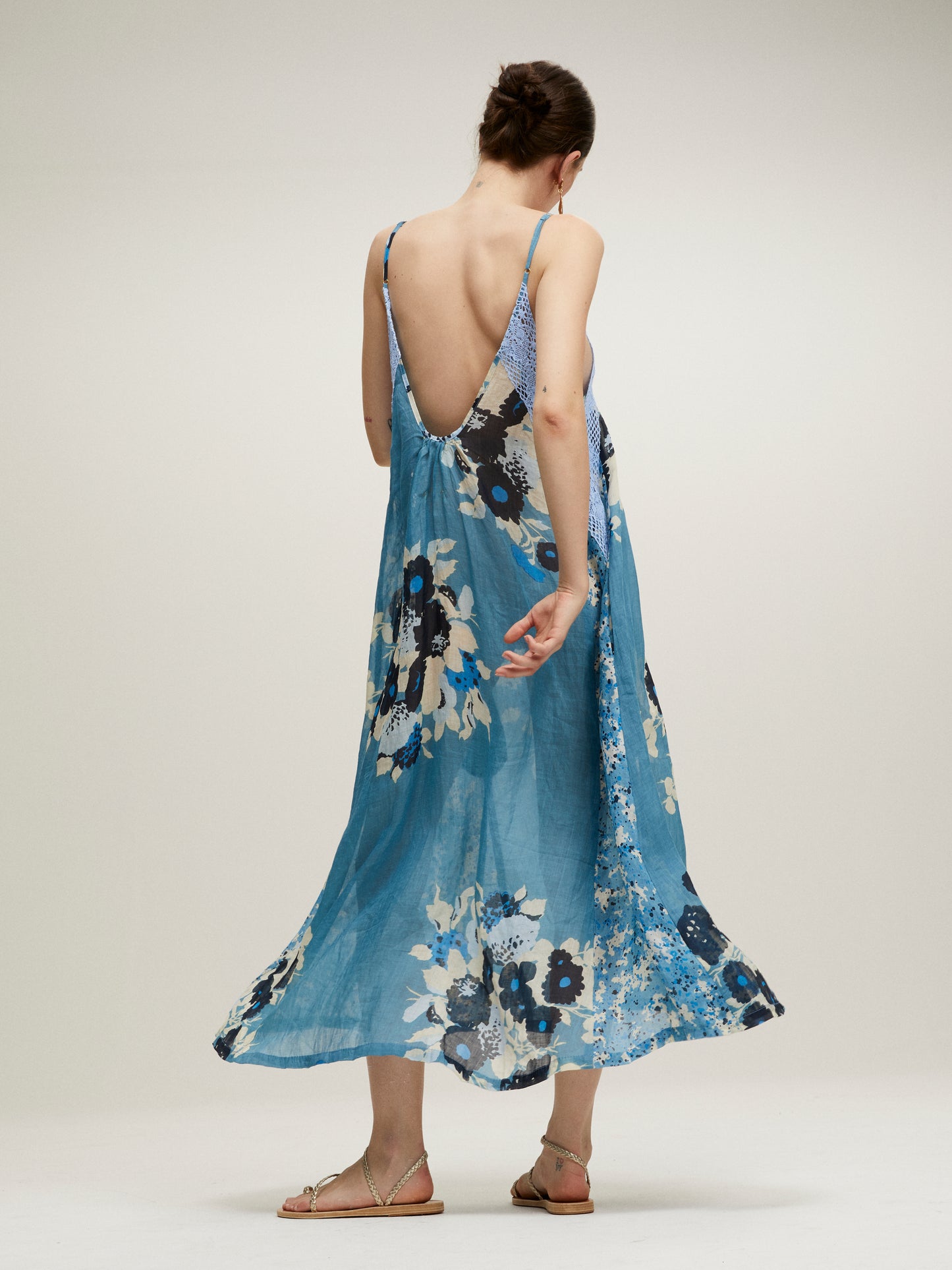 ROBE SLIP LACE PISCINABASE FLOWER