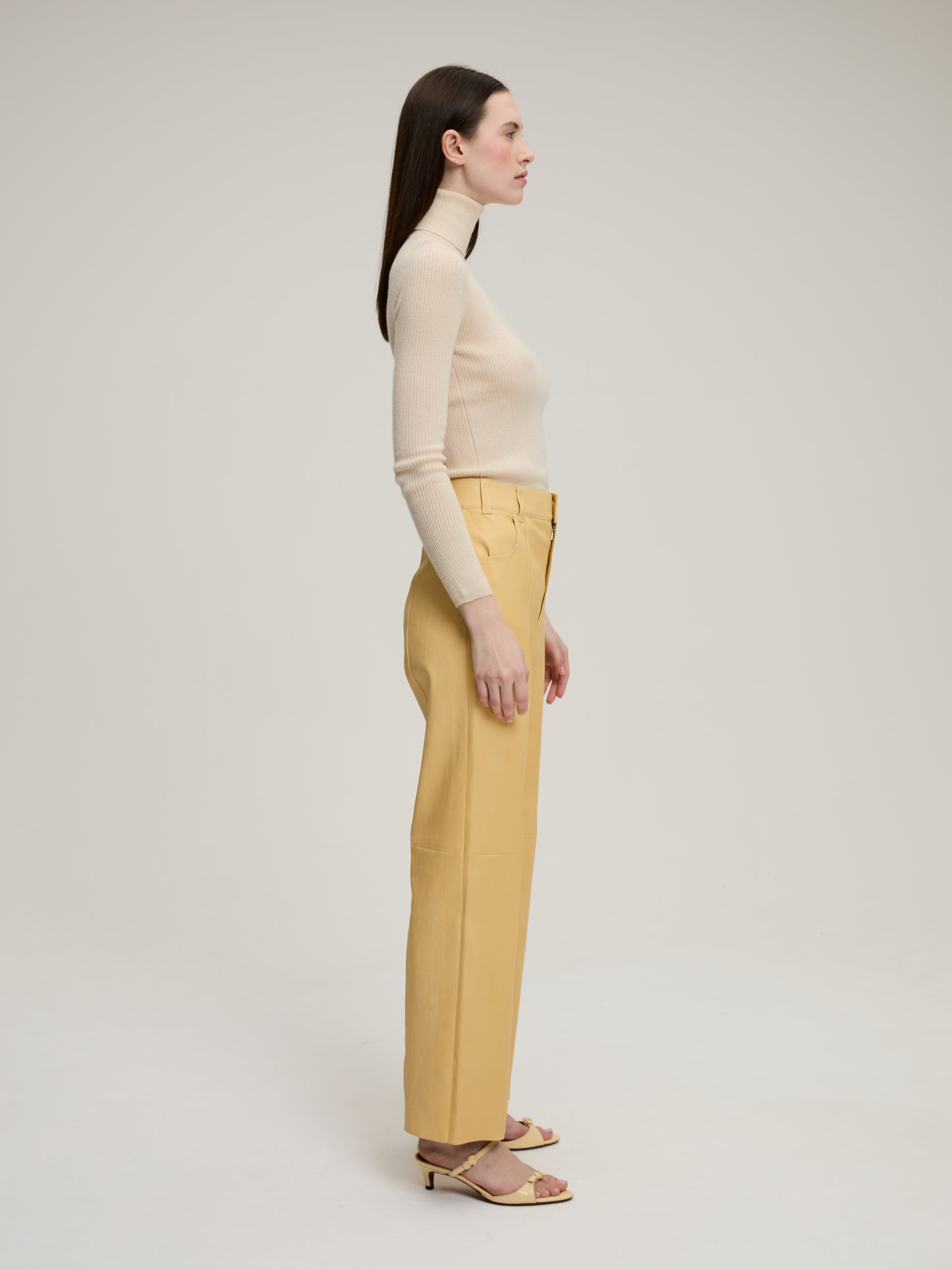 COL ROULE LÉA ANTIQUE WHITE