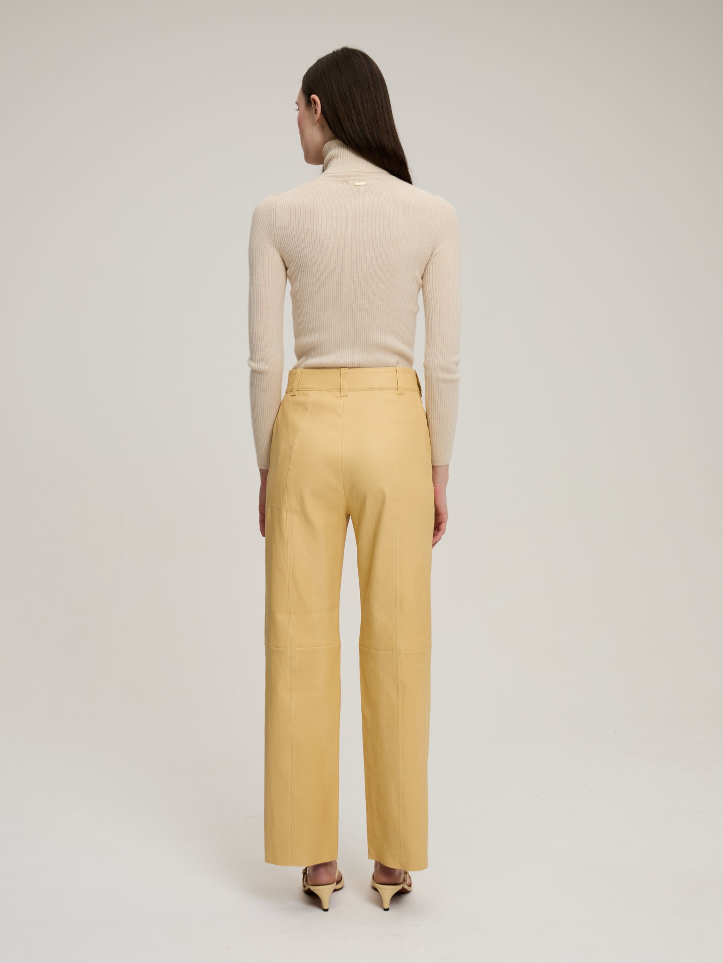 COL ROULE LÉA ANTIQUE WHITE