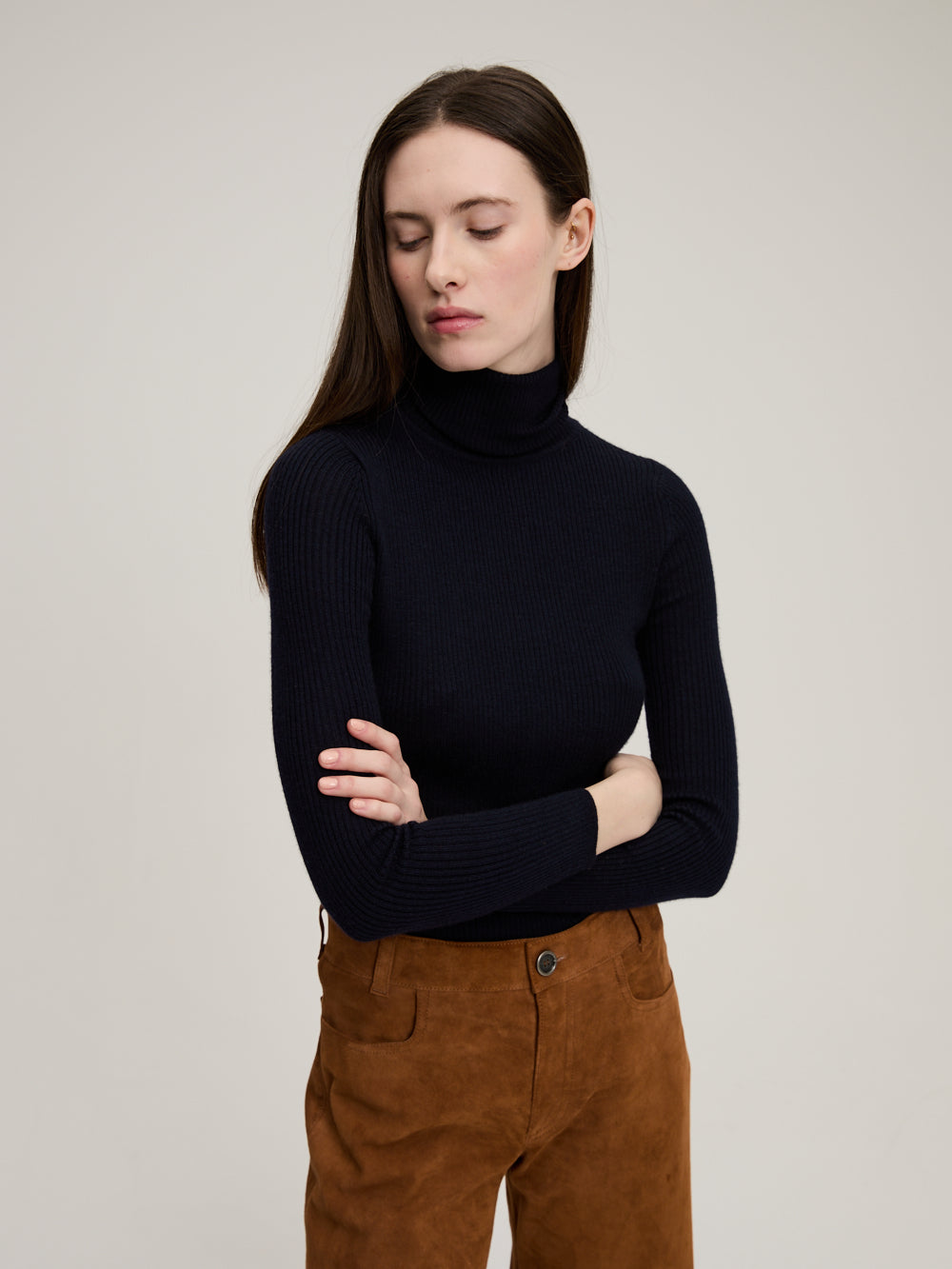 LÉA NAVY TURTLENECK