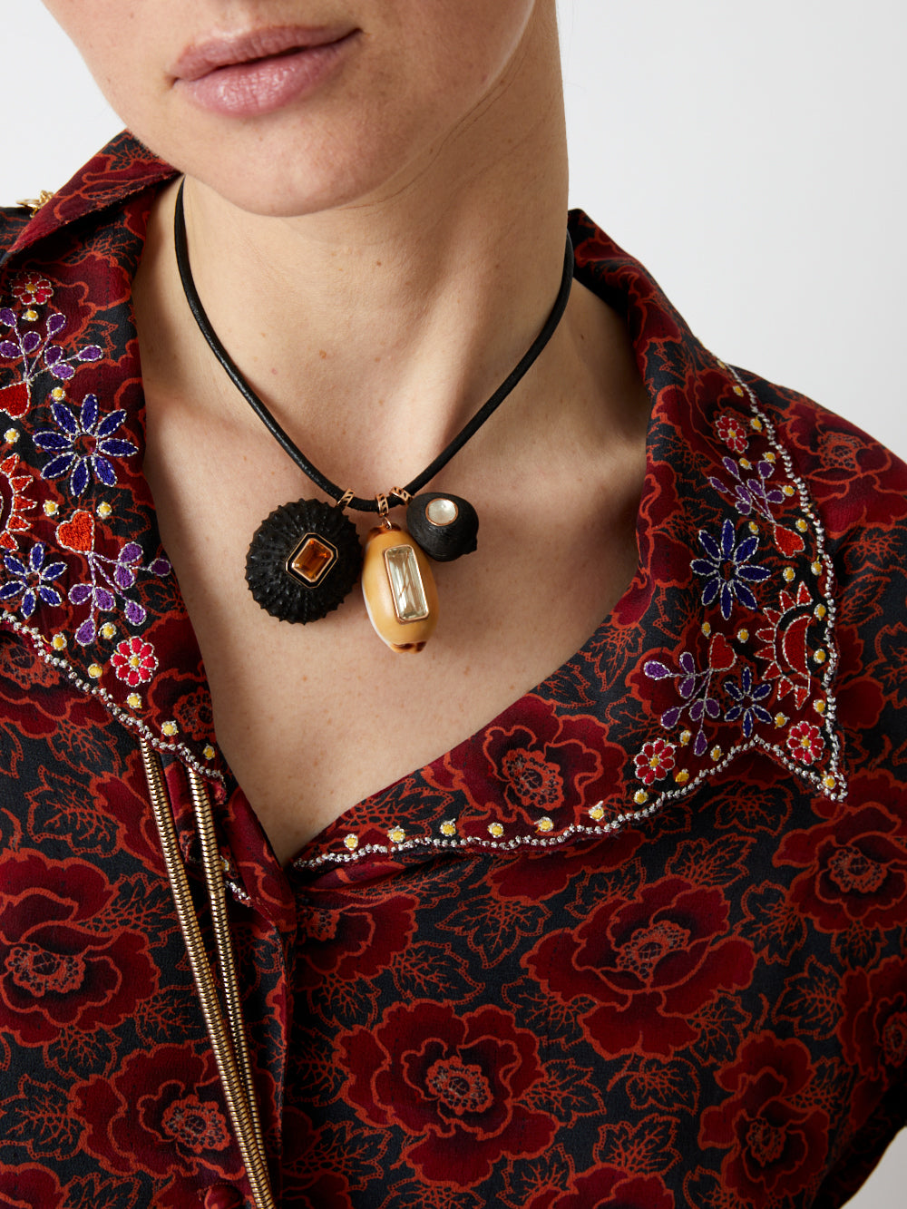 EBENE COQUILLAGE PENDANTS