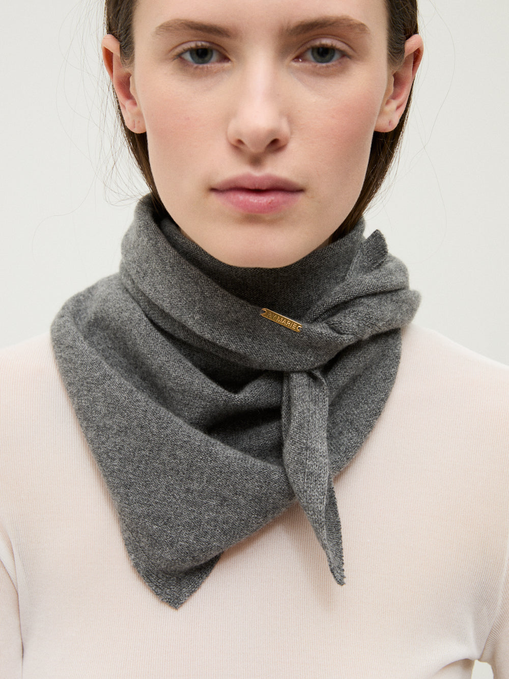 LEO THUNDER GREY SCARF