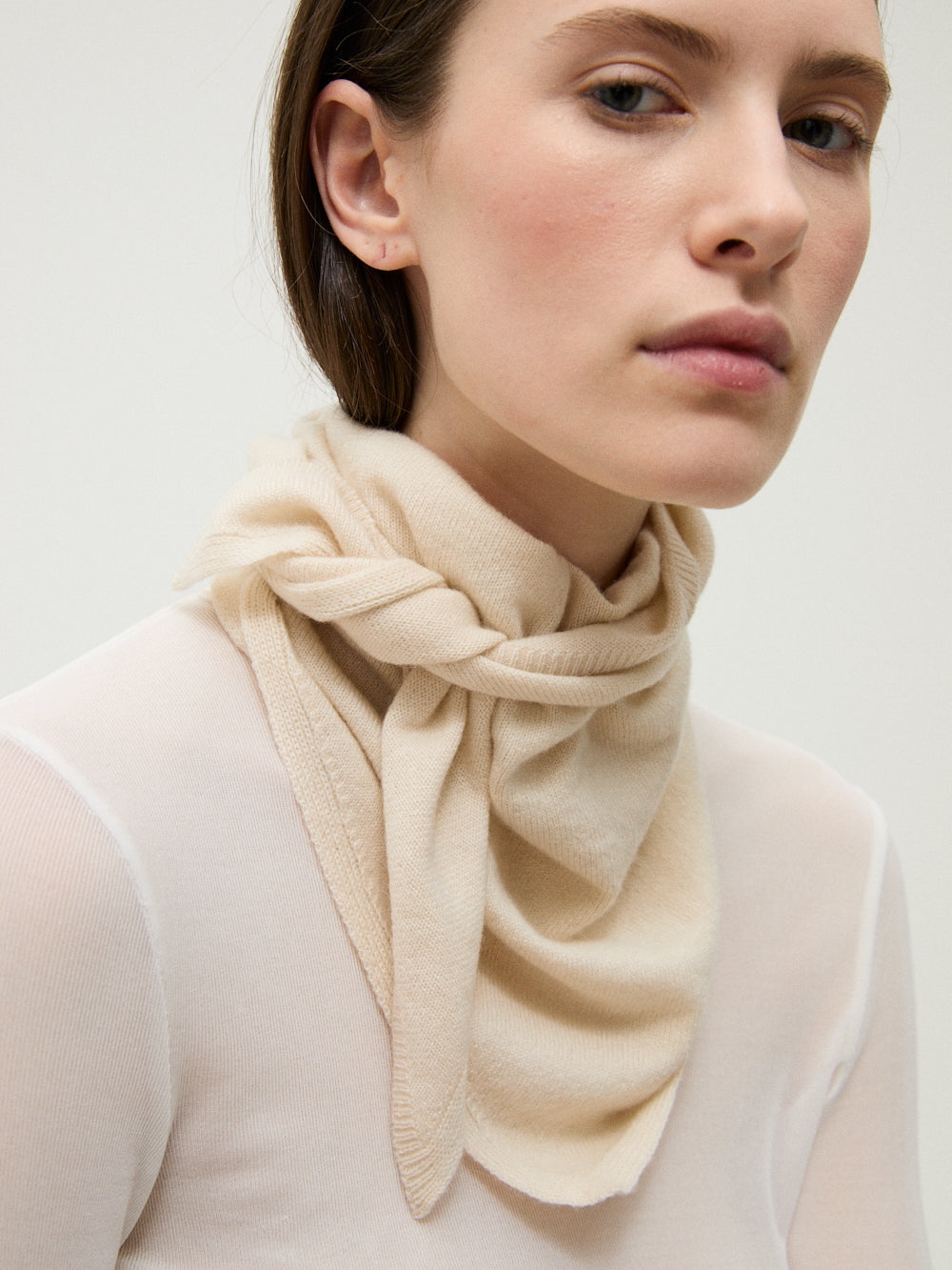 LEO ANTIQUE WHITE SCARF