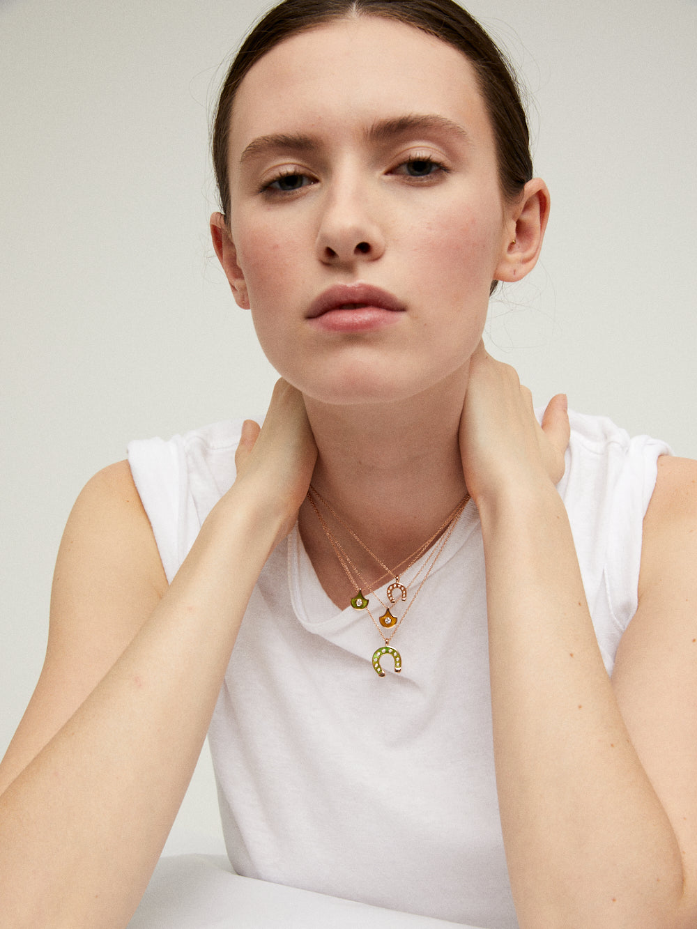 ORANGE HORSESHOE PENDANT