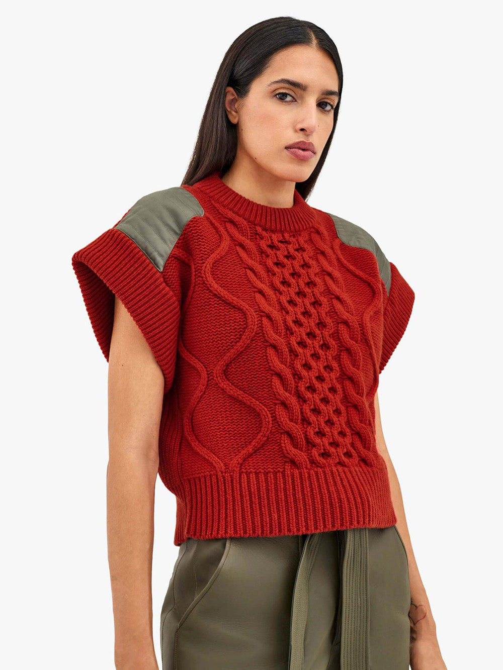 AMBER CREW CABLE SWEATER