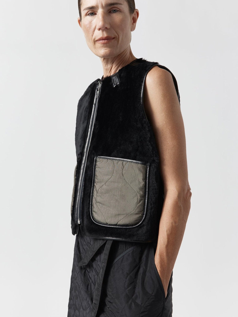 CROPPED AVIATOR VEST BLACK DARK OLIVE